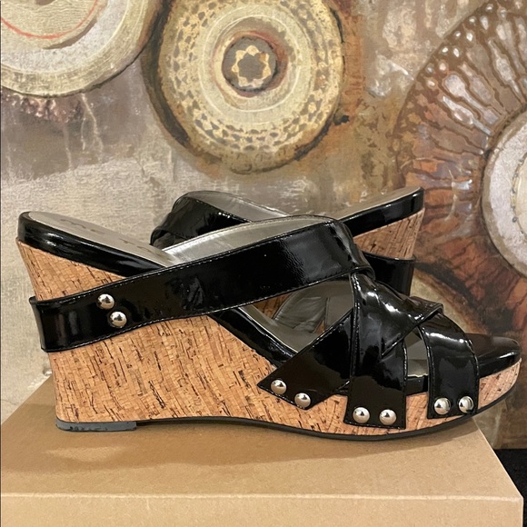 Me Too Black Patent Wedges - Picture 6 of 9